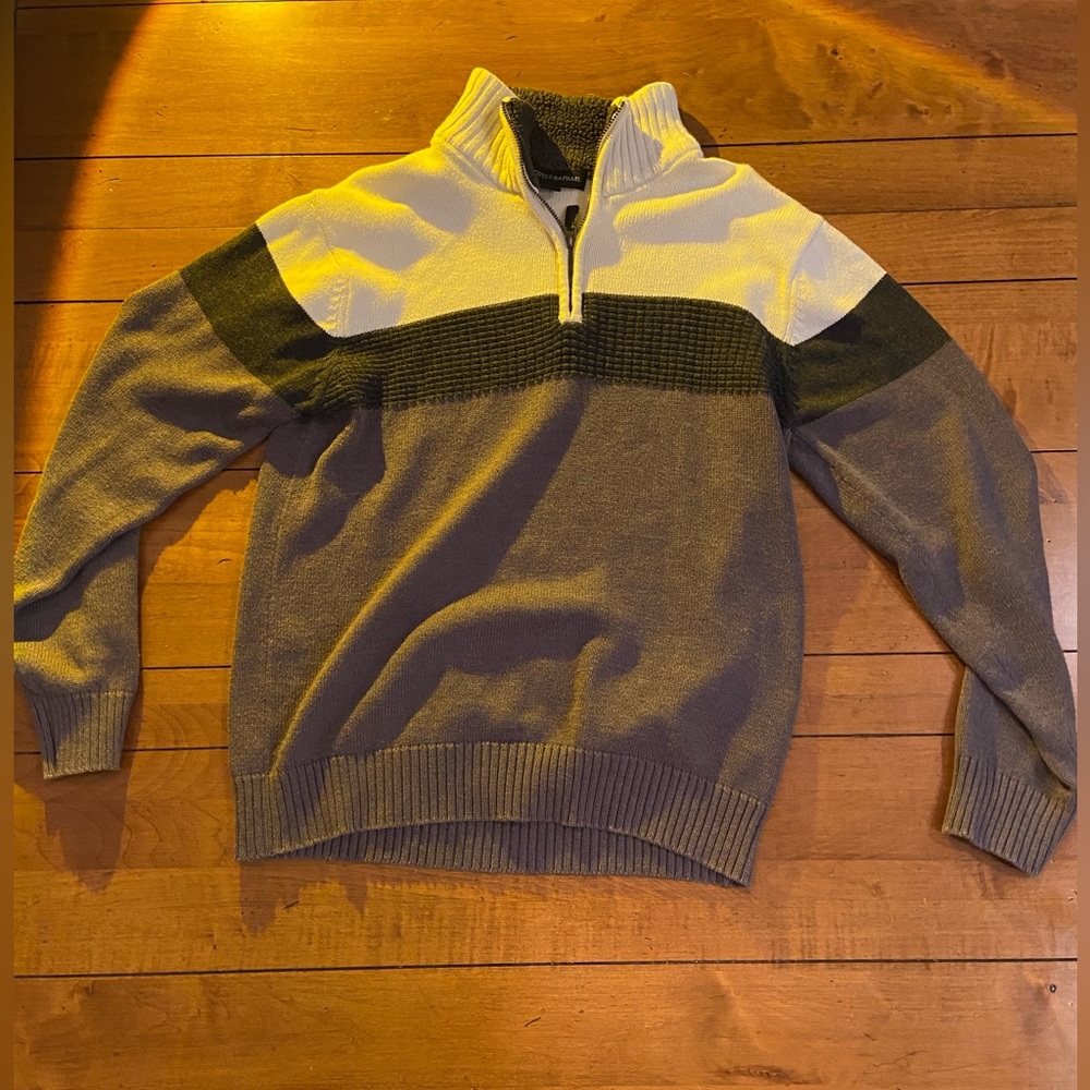 TRICOTS ST RAPHAEL mens gray,black,and white quarter zip jacket US size- medium